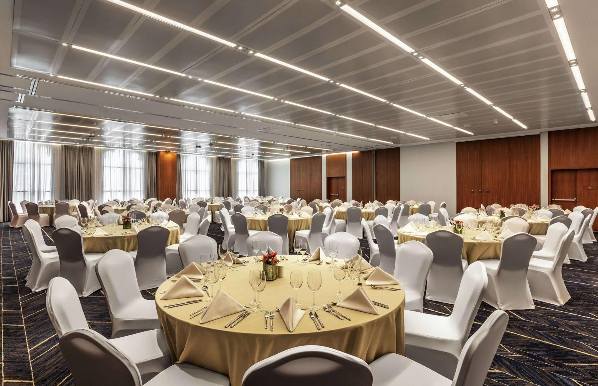 Doubletree By Hilton Dubai Al Jadaf Hotel Exterior photo
